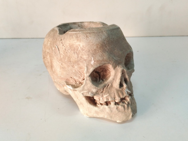 cenicero calavera 12x16x10_5 1u